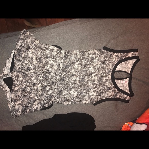 patterned romper - Picture 1 of 2